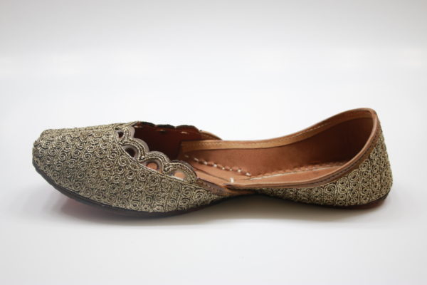 Full zari leather jutti - Image 3