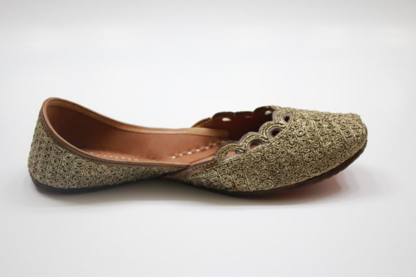Full zari leather jutti - Image 2