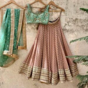 Omnama Lehenga