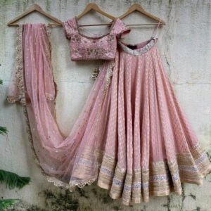Omnama Lehenga